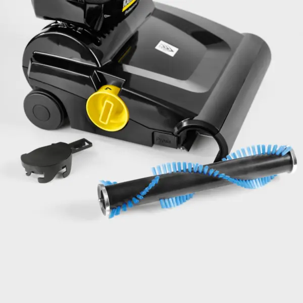 Karcher lightweight commercial vacuum easy brush roll removal